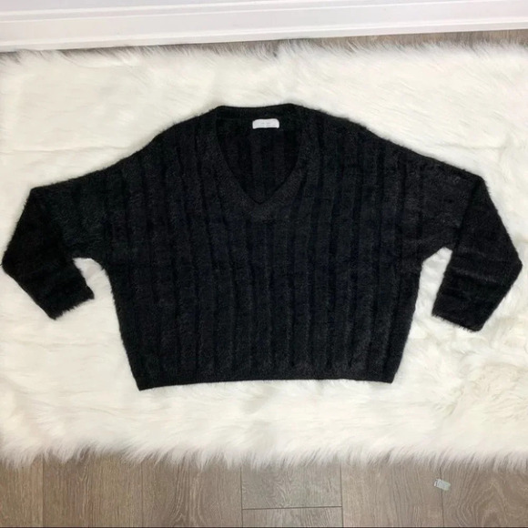 Oak and Fort Fuzzy Sweater V-neck Brushed Knit Black pullover fluffy Size XS - Picture 9 of 16